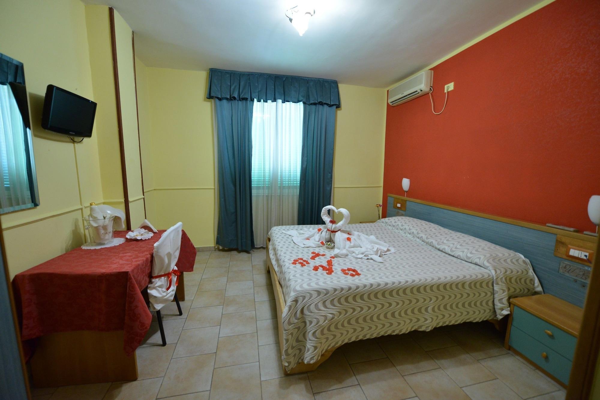 Hotel Martini Casavatore Esterno foto