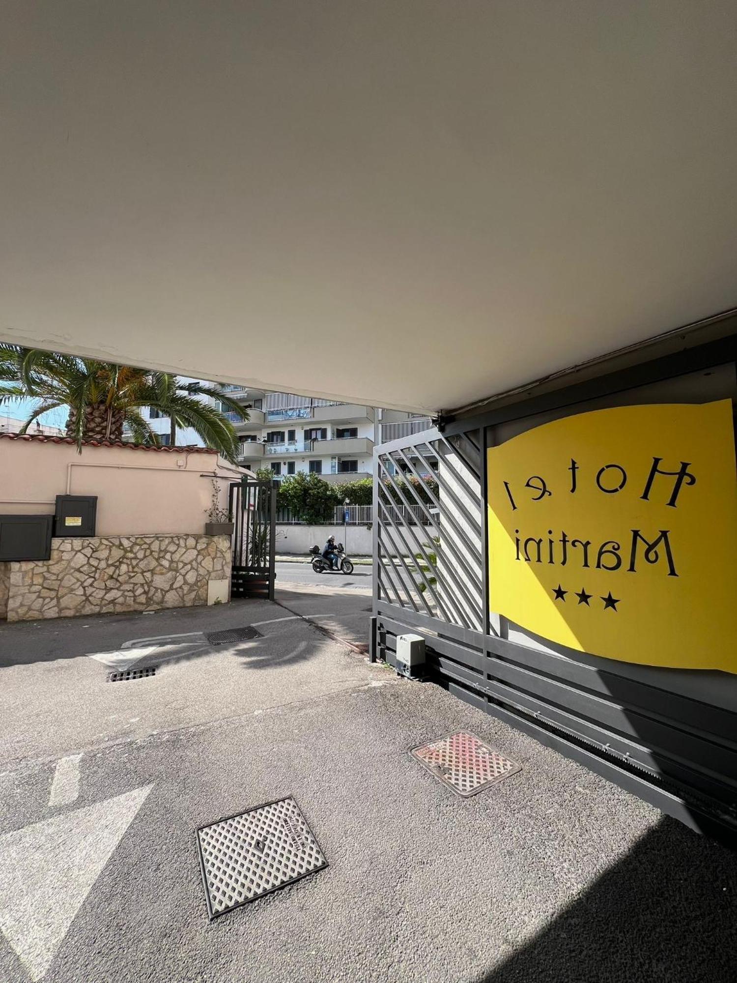 Hotel Martini Casavatore Esterno foto