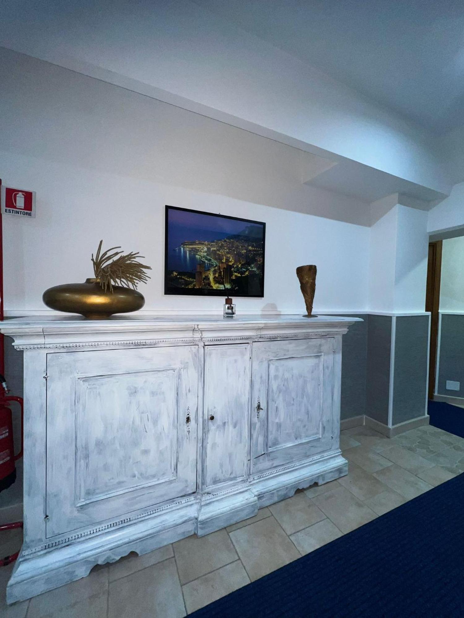 Hotel Martini Casavatore Esterno foto