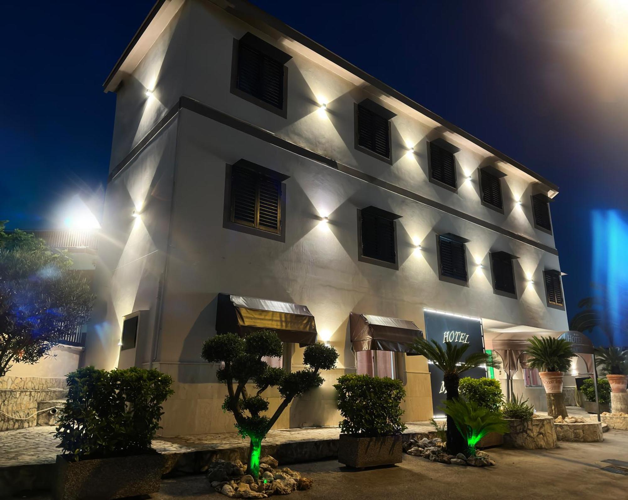 Hotel Martini Casavatore Esterno foto