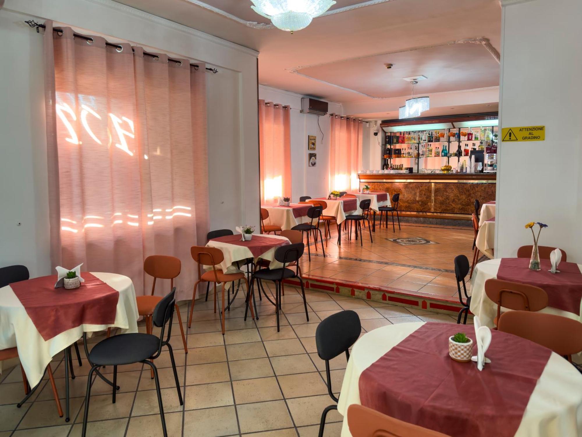 Hotel Martini Casavatore Esterno foto