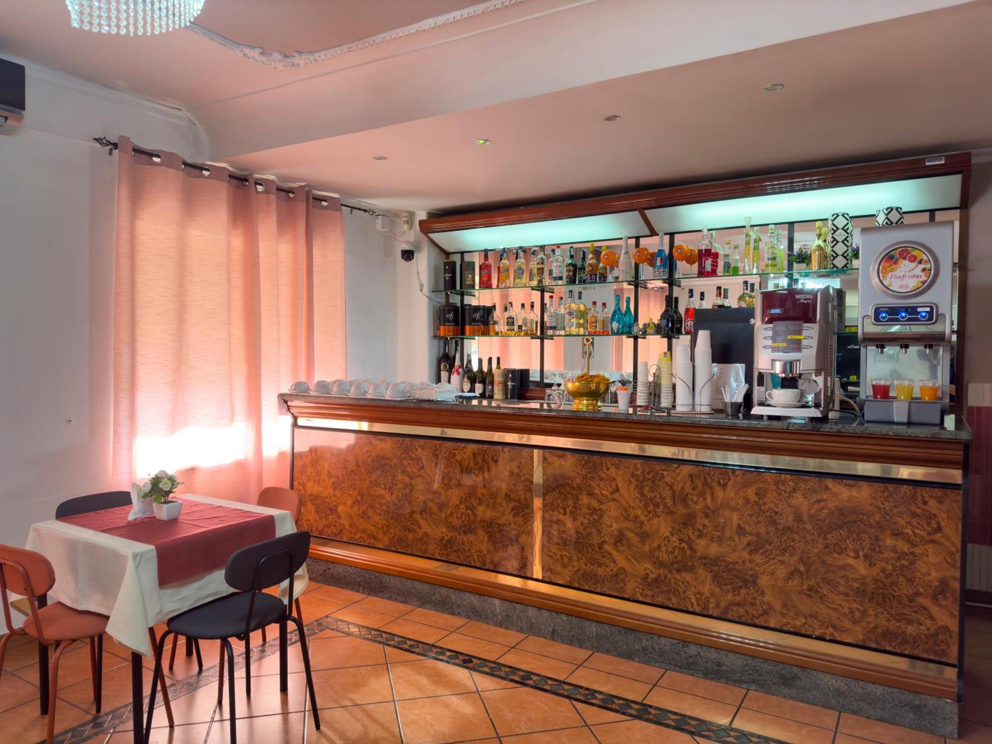 Hotel Martini Casavatore Esterno foto