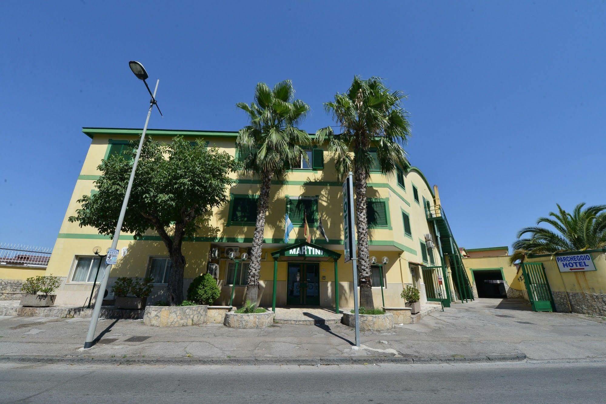 Hotel Martini Casavatore Esterno foto