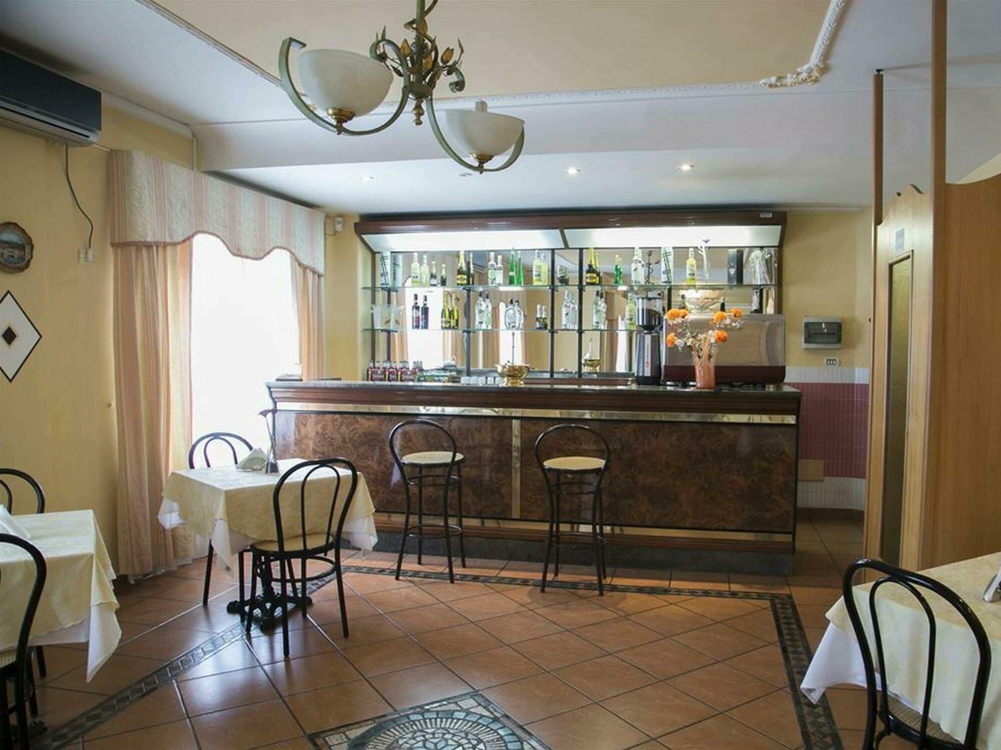 Hotel Martini Casavatore Esterno foto