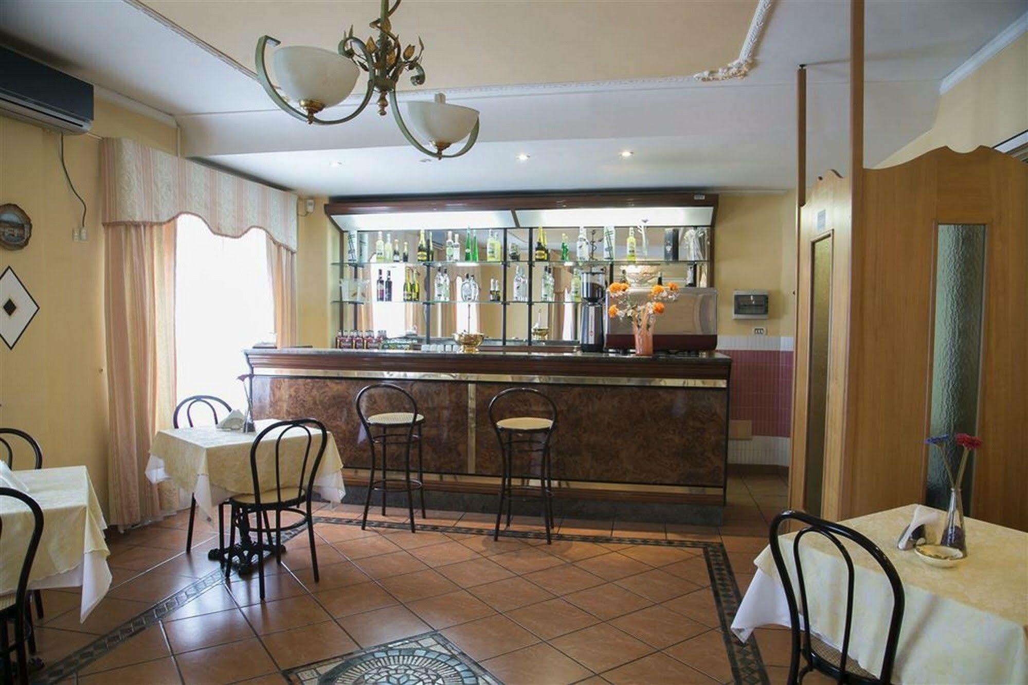Hotel Martini Casavatore Esterno foto